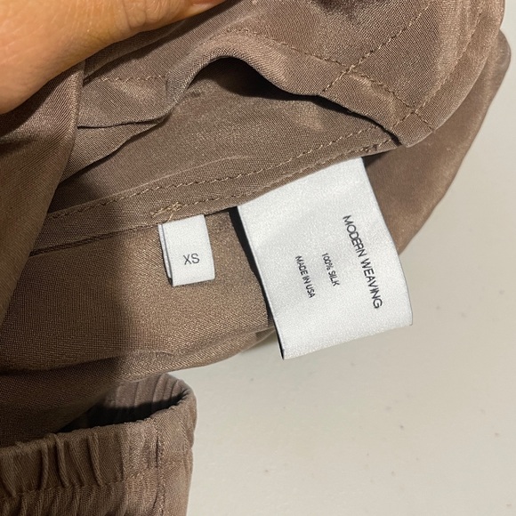 MODERN WEAVING Women's Relaxed Fit Joggers in Taupe - Picture 6 of 6